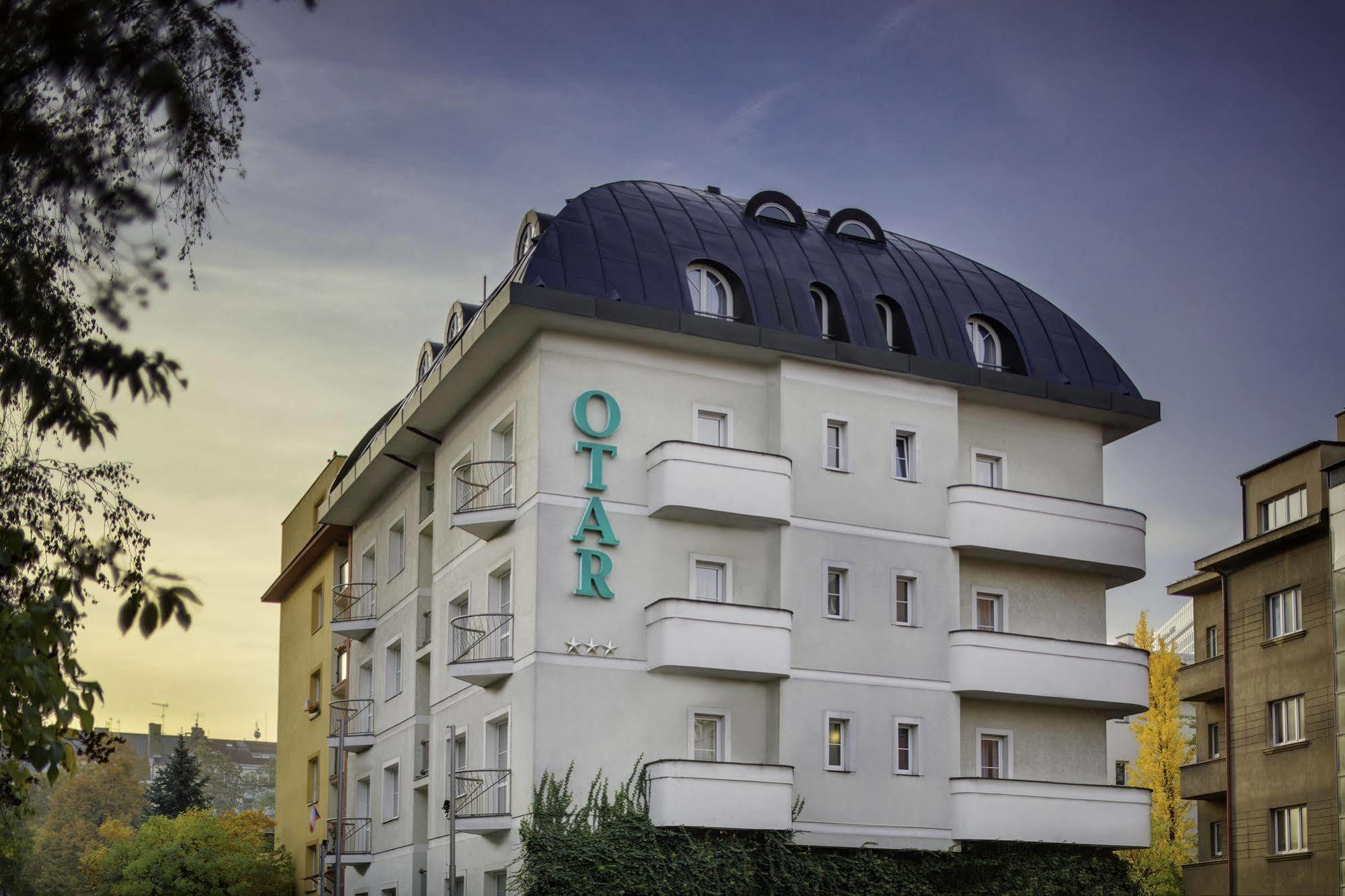 Hotel Otar Prag Exteriör bild