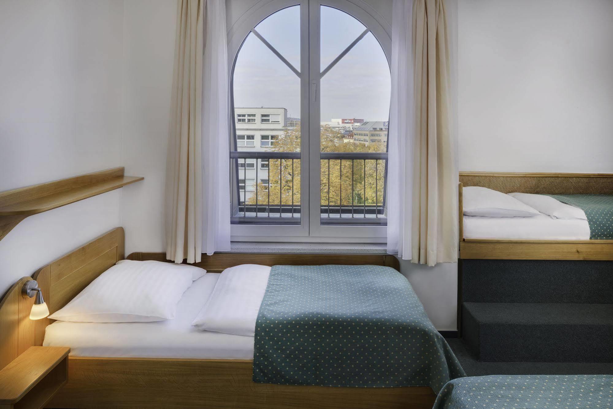 Hotel Otar Prag Exteriör bild